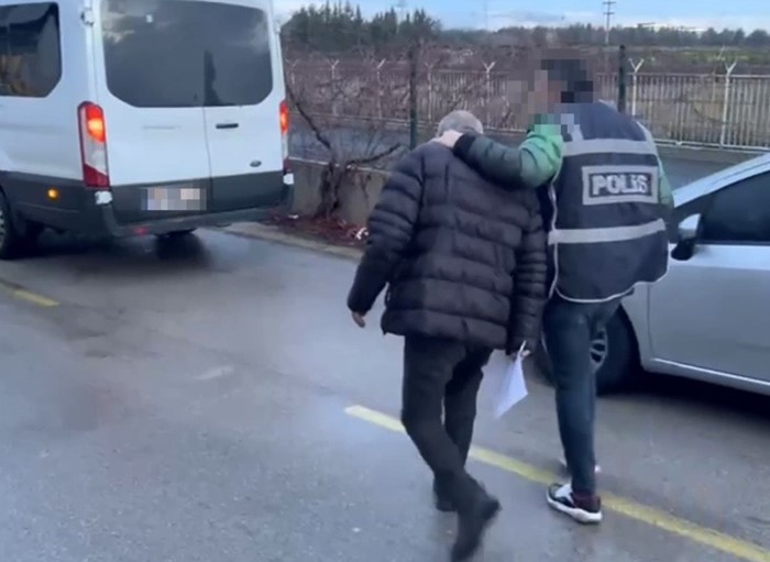 İzmir’de 15 milyonluk ‘sahte uzlaştırmacı’ vurgunu: 15 tutuklama
