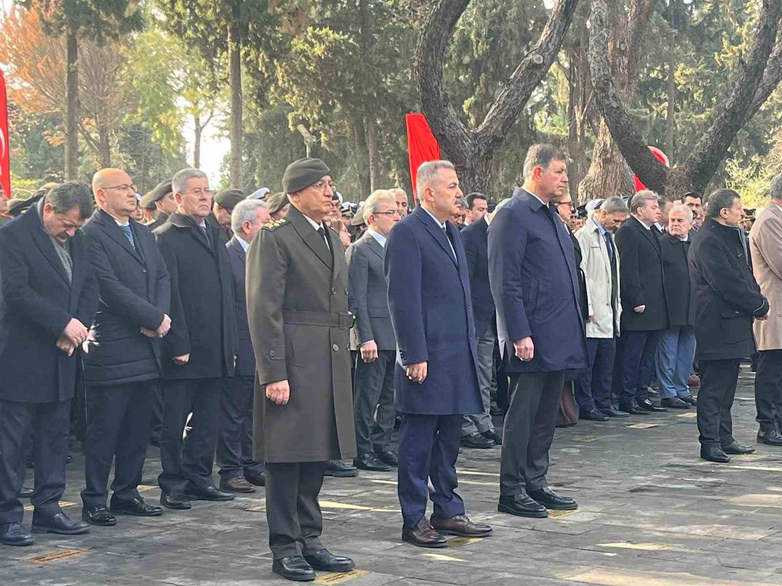 İzmir’de 18 Mart Çanakkale Deniz Zaferi’nin 111. yıl dönümünde şehitler anıldı
