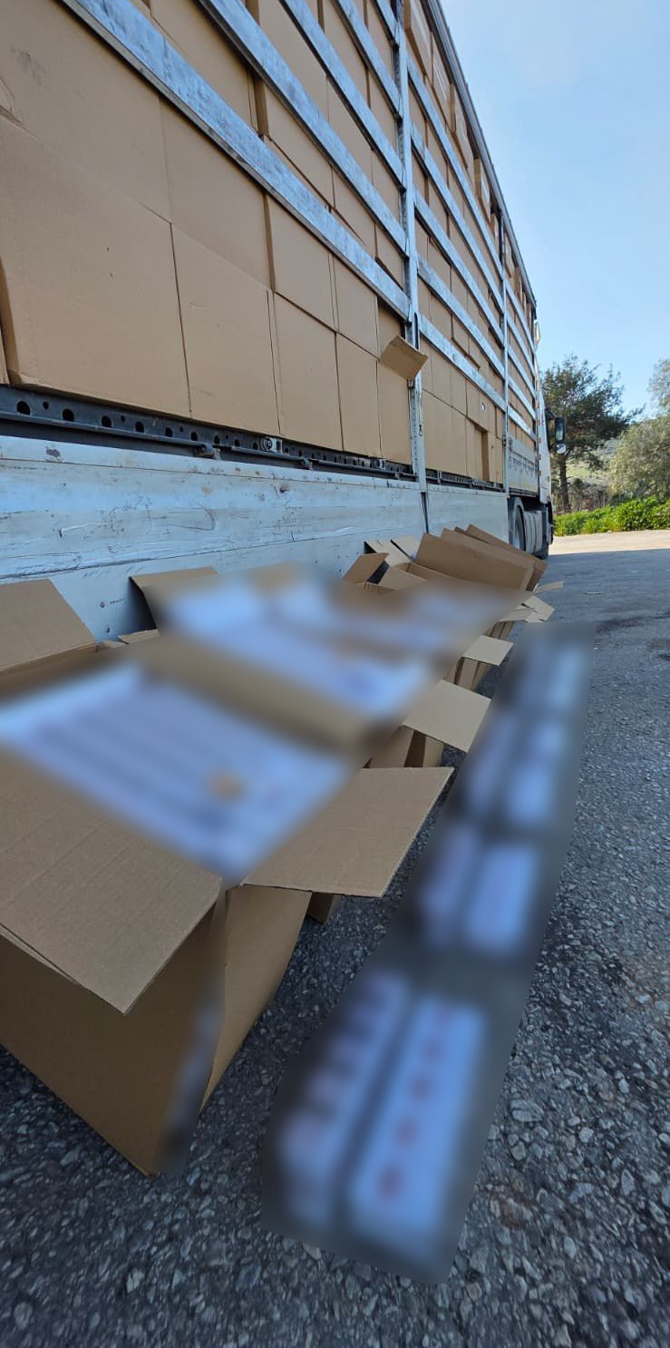 İzmir’de 35 milyon lira değerinde kaçak sigara ele geçirildi: 3 tutuklama
