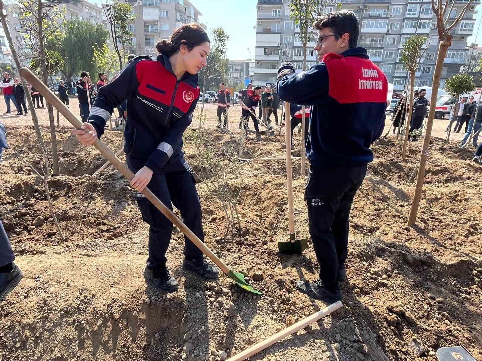 İzmir’de 4 bin 200 ağaçlık ’İtfaiye Korusu’ açıldı
