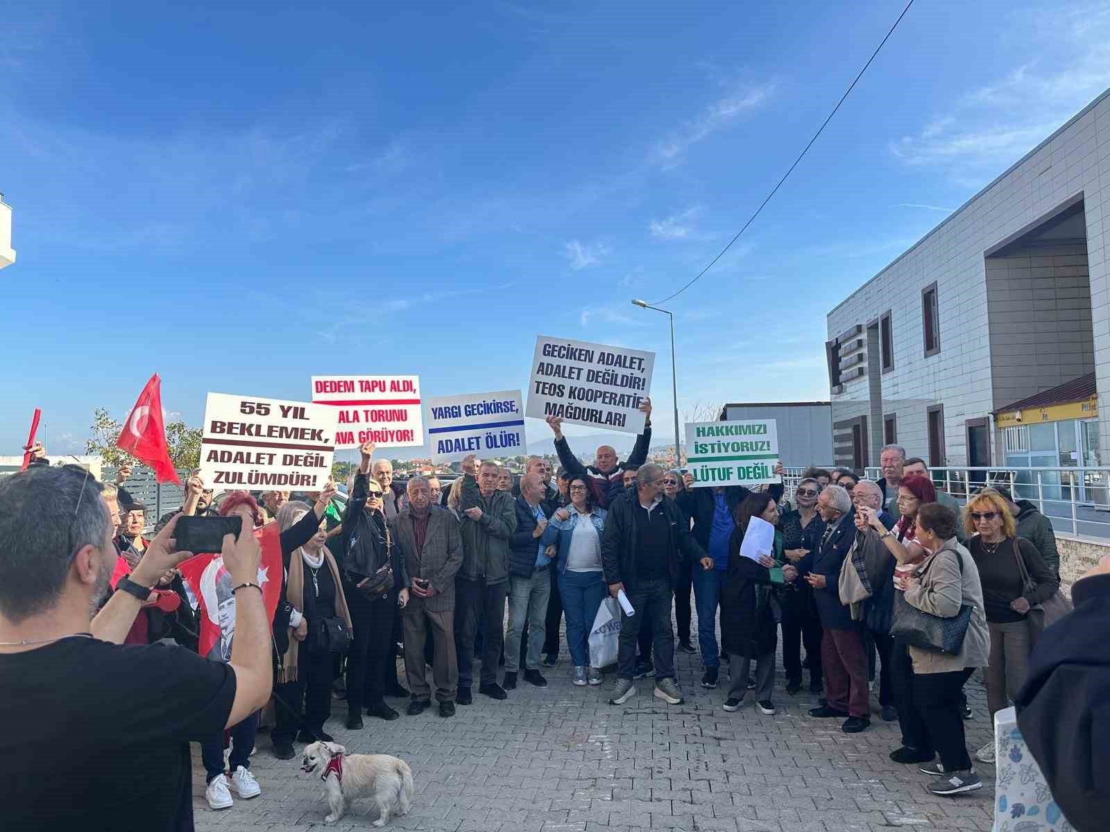 İzmir’de 800 kişinin 57 yıllık tapu davası sürüyor
İzmir’de 800 kişinin 57 yıllık tapu davası sürüyor