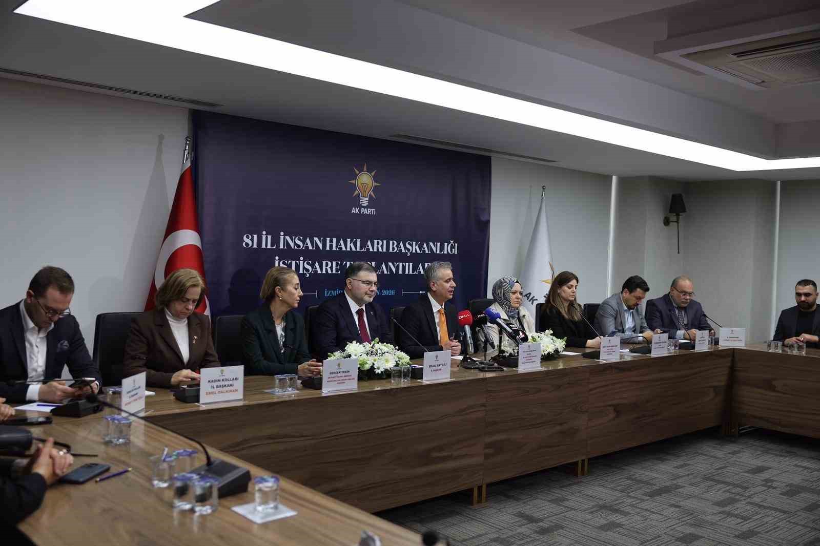 İzmir’de ‘81 İl İnsan Hakları Başkanlığı İstişare Toplantısı’ gerçekleştirildi
