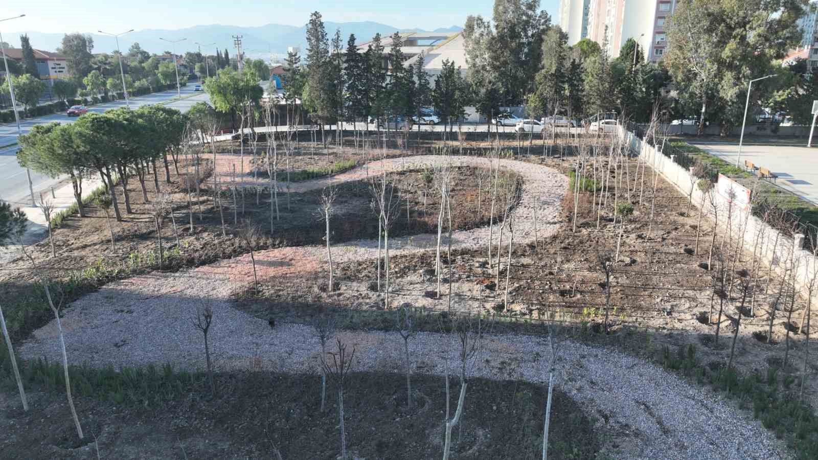 İzmir’de atıl alanlar mini ormana dönüşüyor
