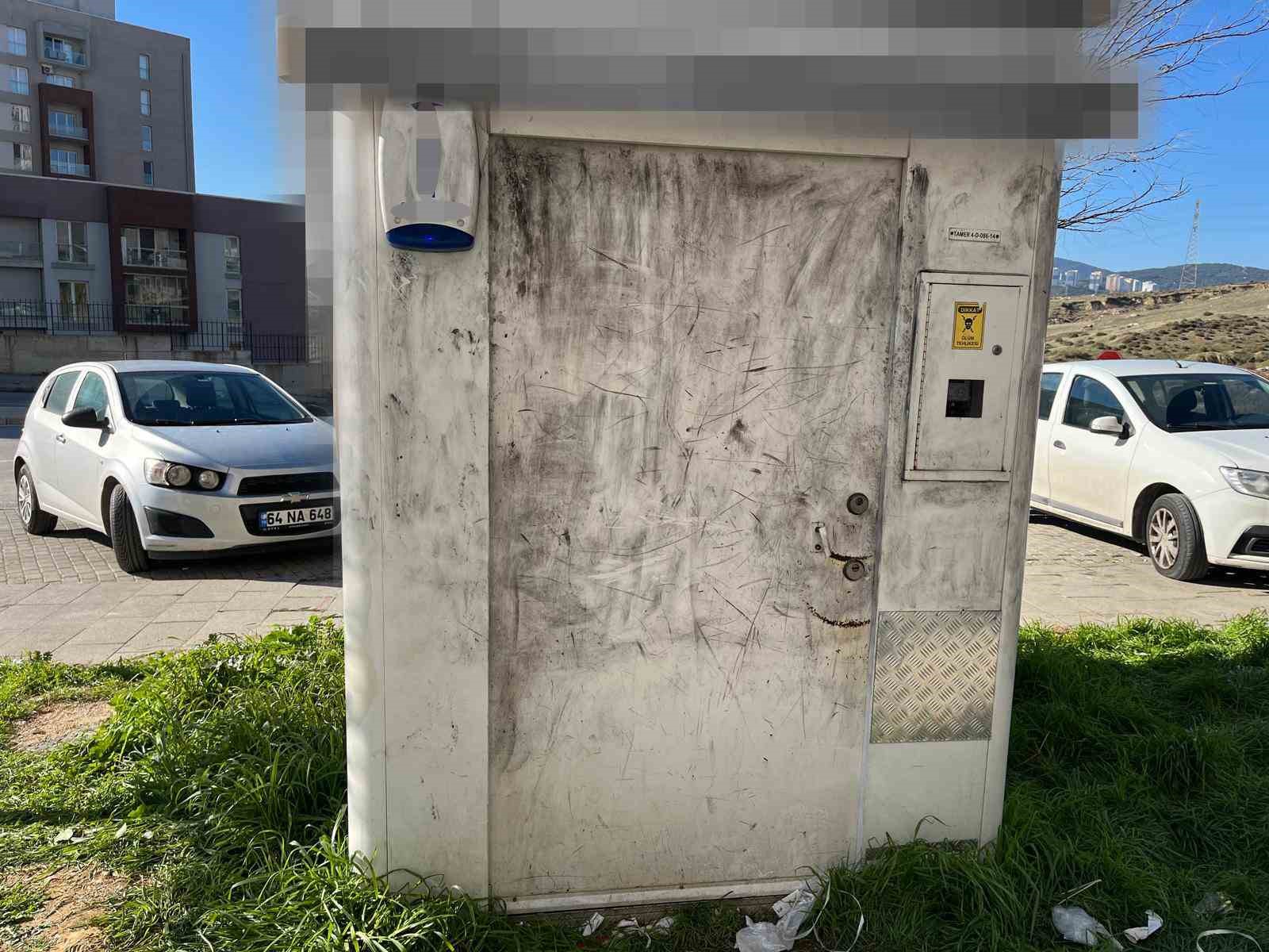 İzmir’de banka aracından yüklü miktarda vurgun
