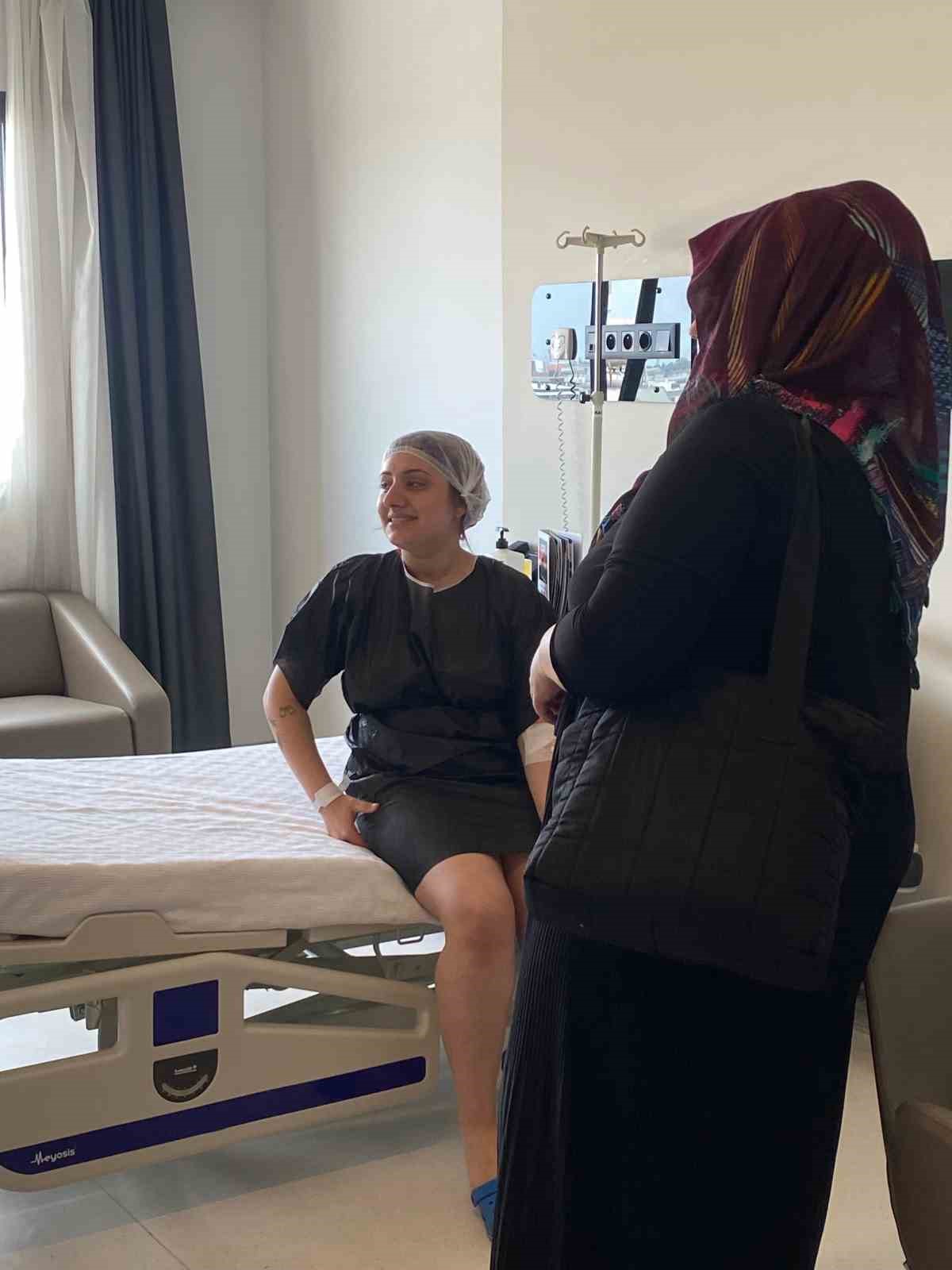 İzmir’de burun estetiği için ameliyat olan 23 yaşındaki genç kız hayatını kaybetti
