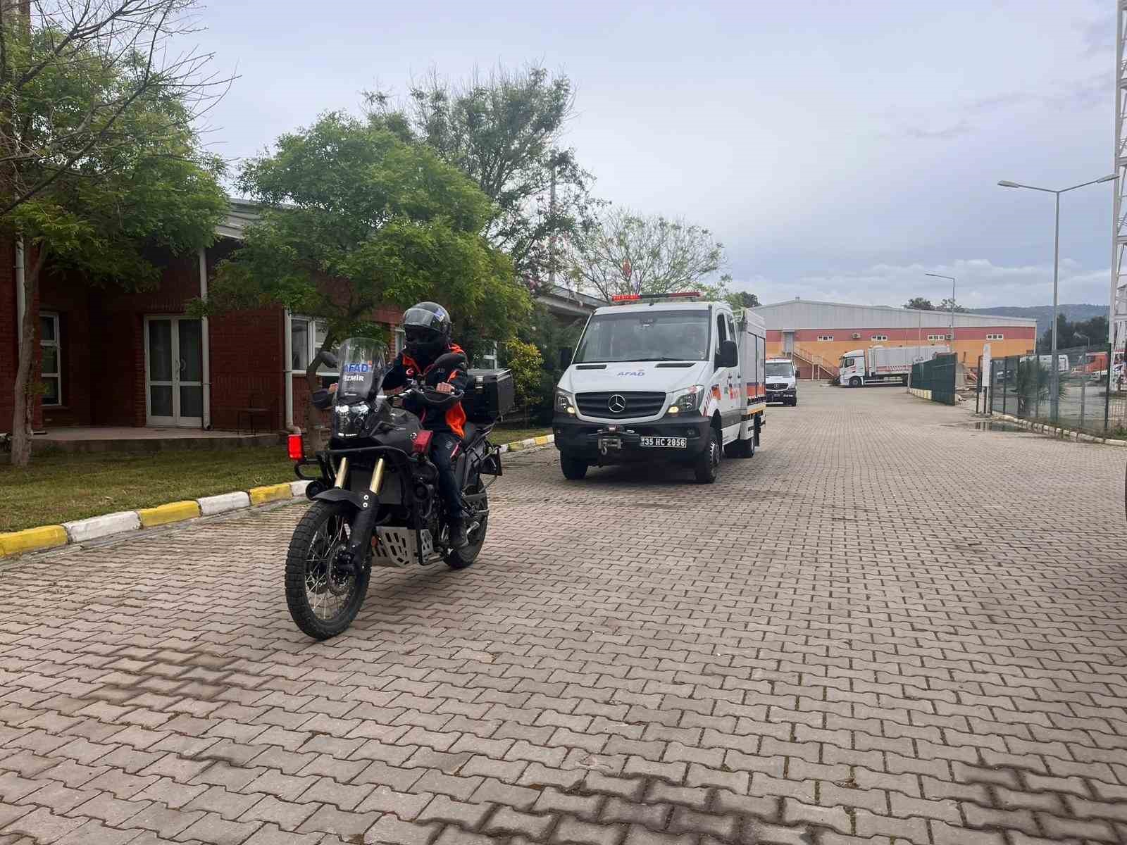 İzmir’de çocuklar 23 Nisan etkinliklerinde kriz yönetiminin başına geçti
