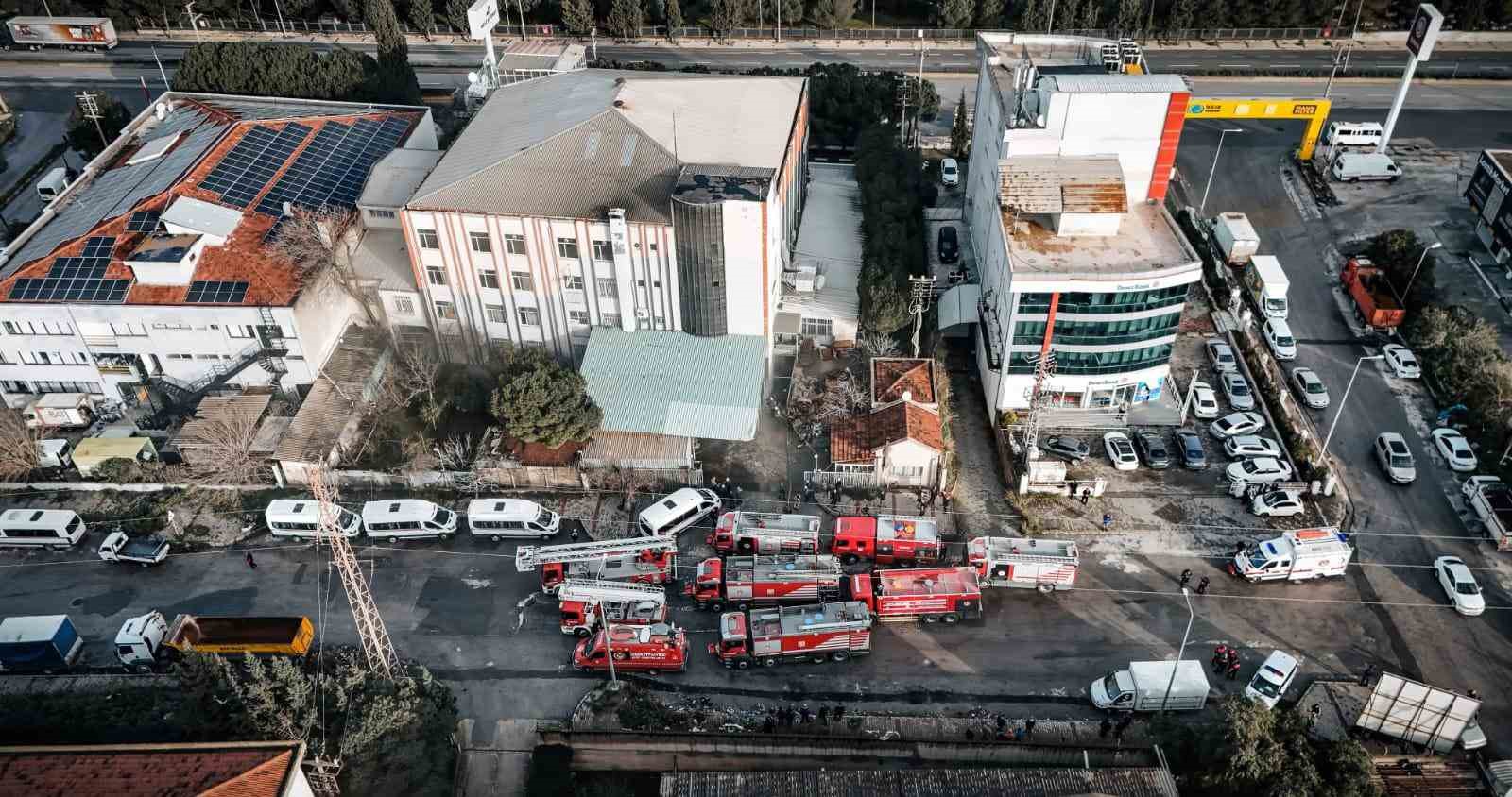 İzmir’de fabrikada çıkan yangın söndürüldü

