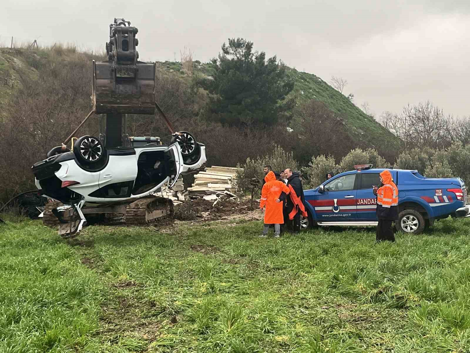 İzmir’de iki kardeşin öldüğü kazada kaçan şüpheli tutuklandı
