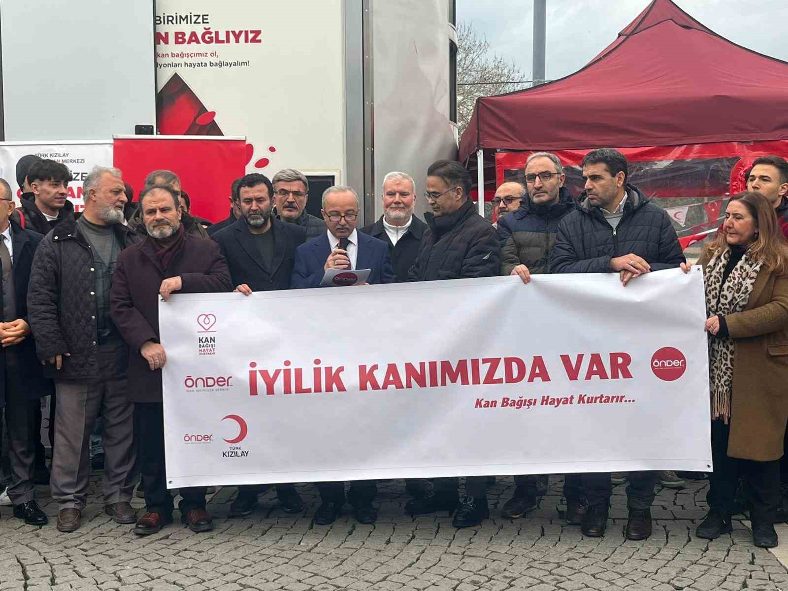 İzmir’de imam hatiplilerden kan bağışı seferberliği
