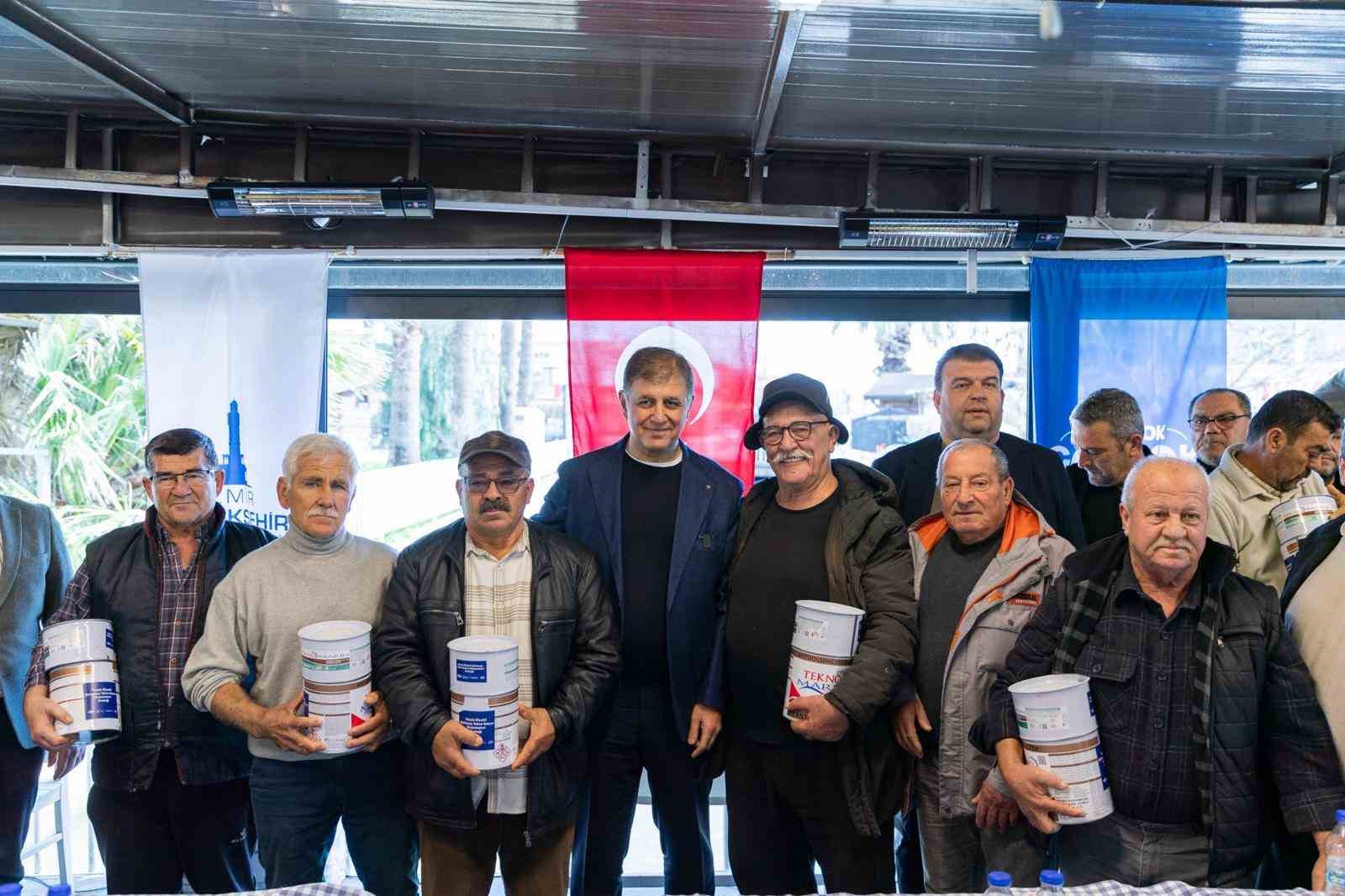 İzmir’de küçük ölçekli balıkçıyla dayanışma eli
