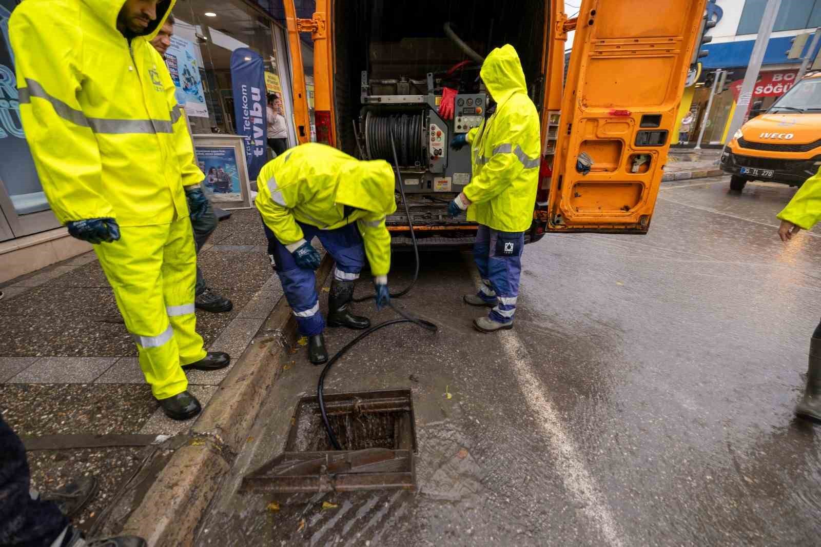 İzmir’de metrekareye 47.5 kilogram yağış düştü
