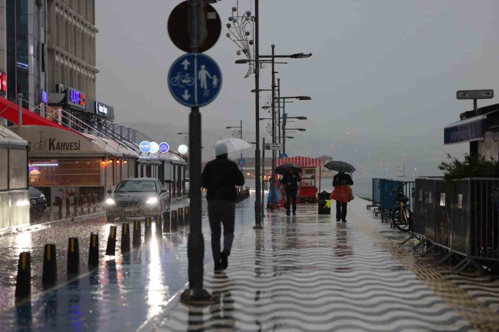 İzmir’de metrekareye 47.5 kilogram yağış düştü
