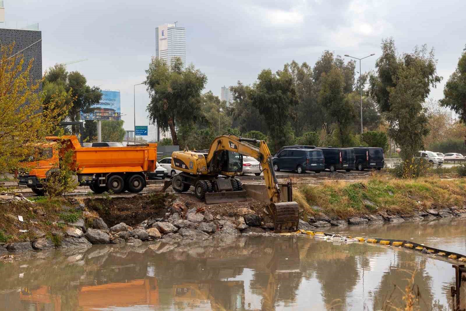 İzmir’de metrekareye 47.5 kilogram yağış düştü

