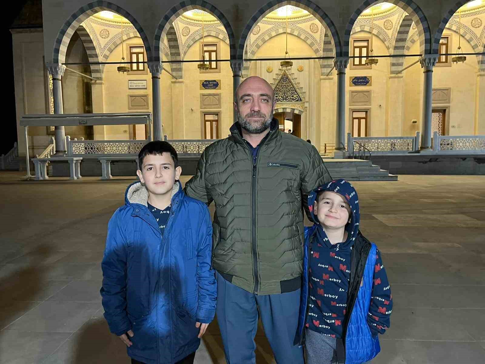 İzmir’de Ramazan ayının ilk teravih namazı kılındı
İzmir’de Ramazan ayının ilk teravih namazı kılındı