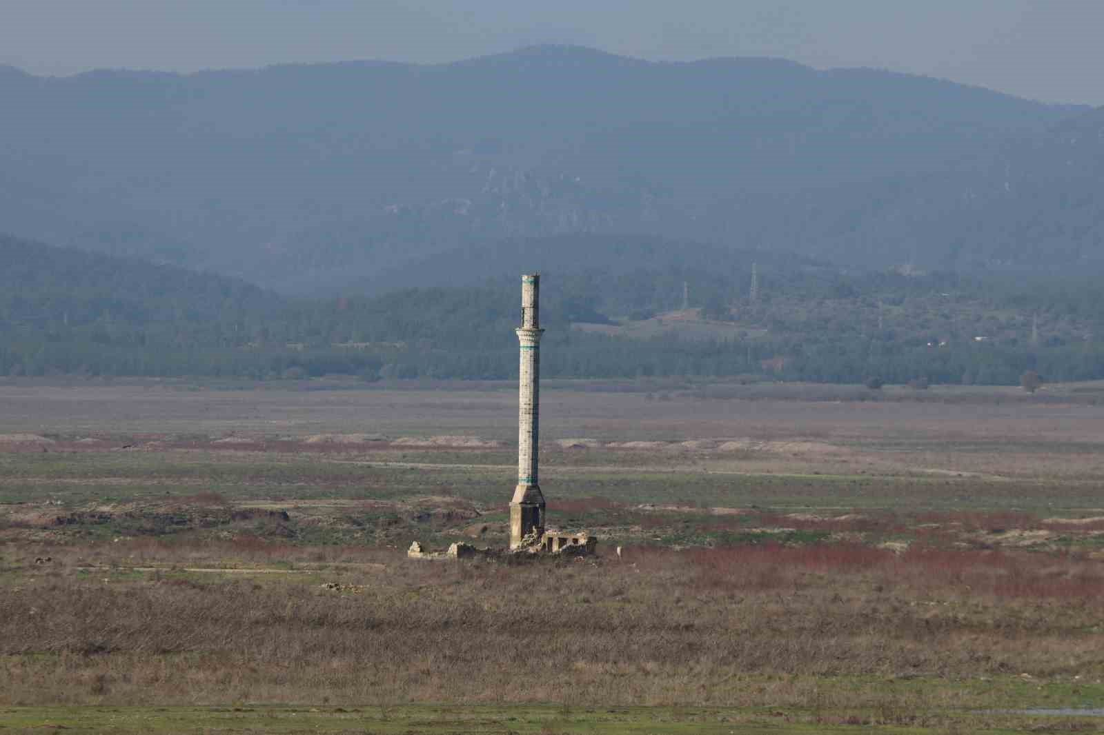 İzmir’de rekor yağışlar barajlara can suyu oldu
