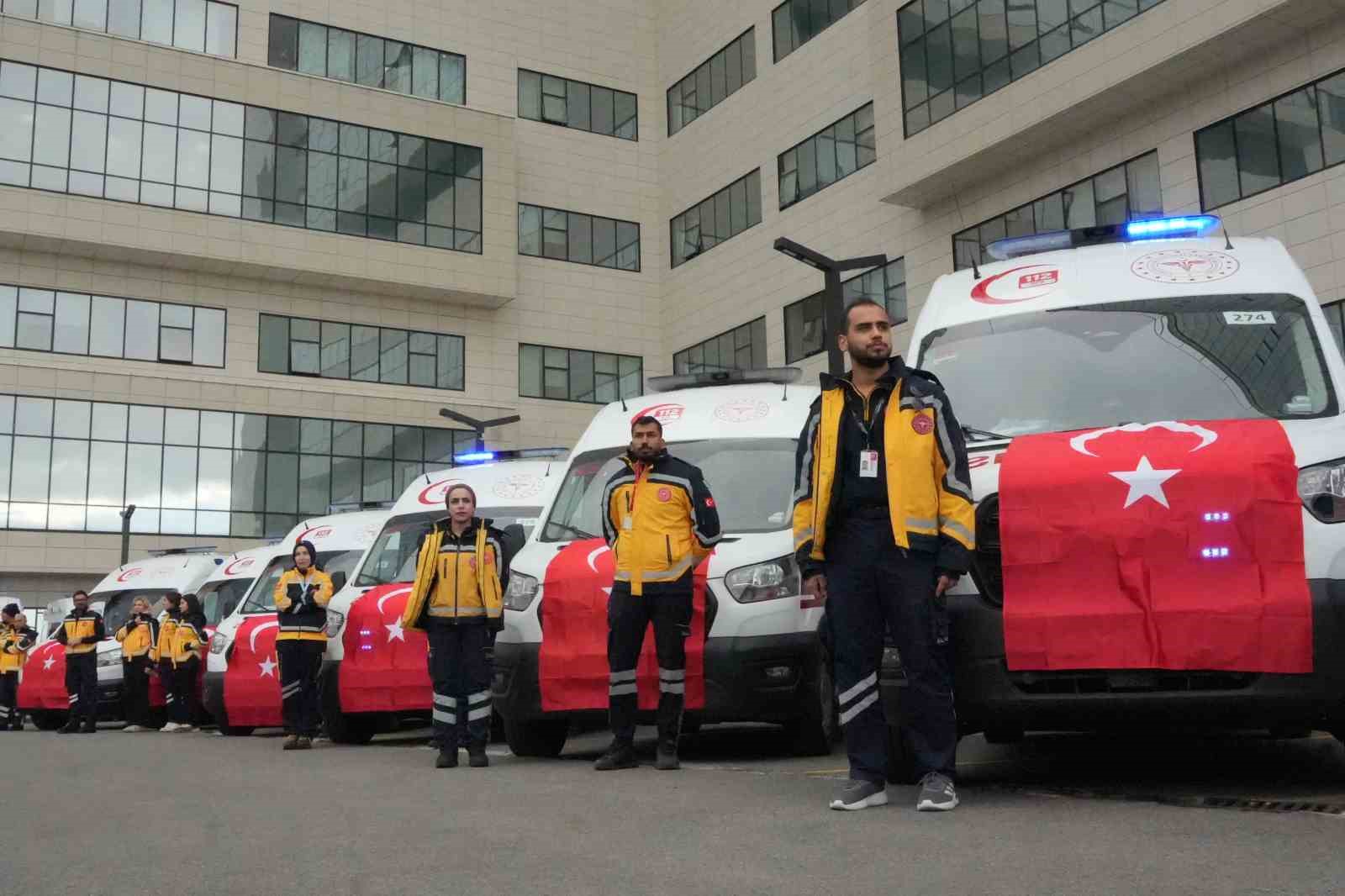 İzmir’de sağlık filosuna 45 yeni ambulans
İzmir’de sağlık filosuna 45 yeni ambulans