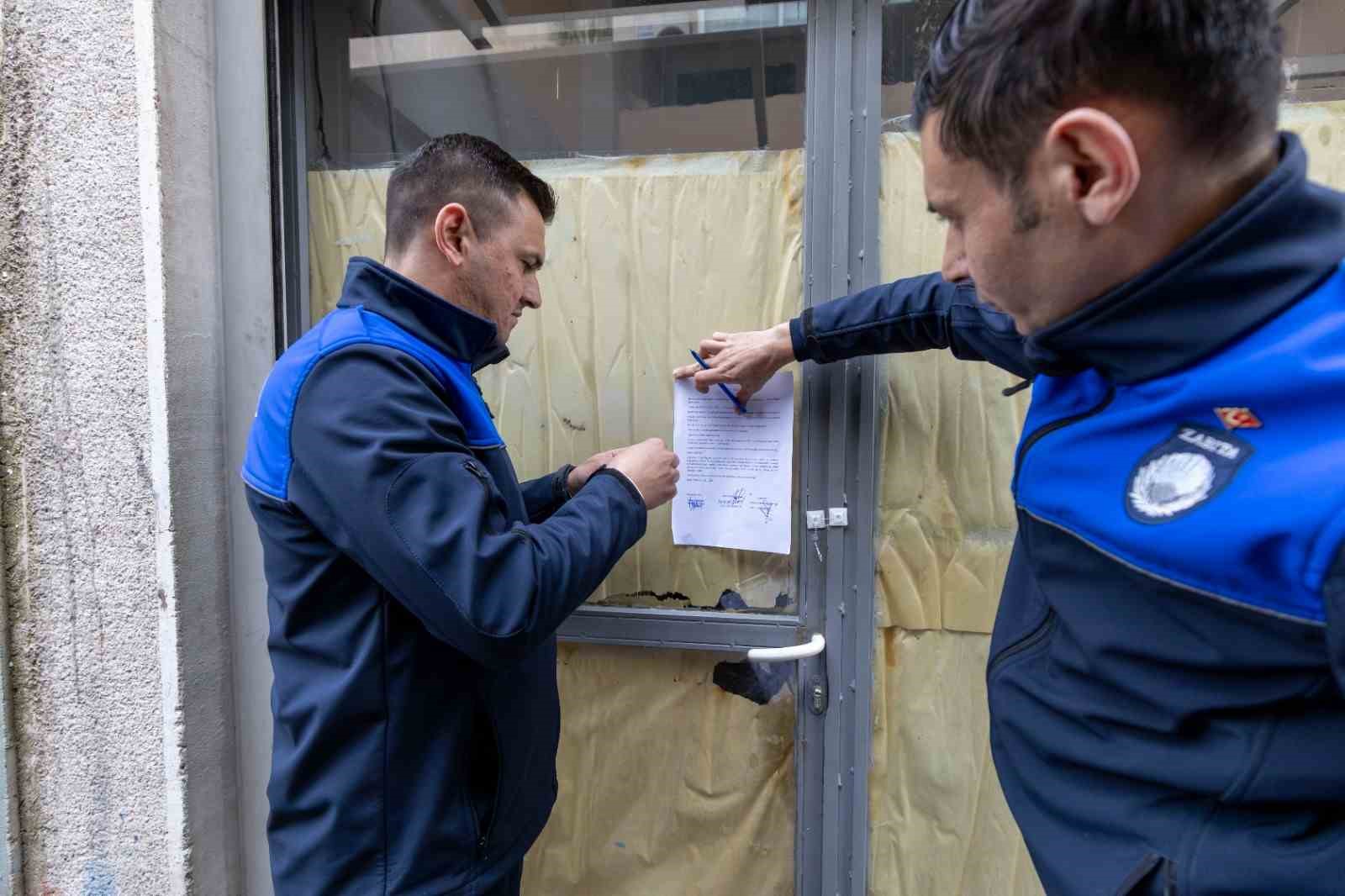 İzmir’de sağlıksız gıda üretimine suçüstü
