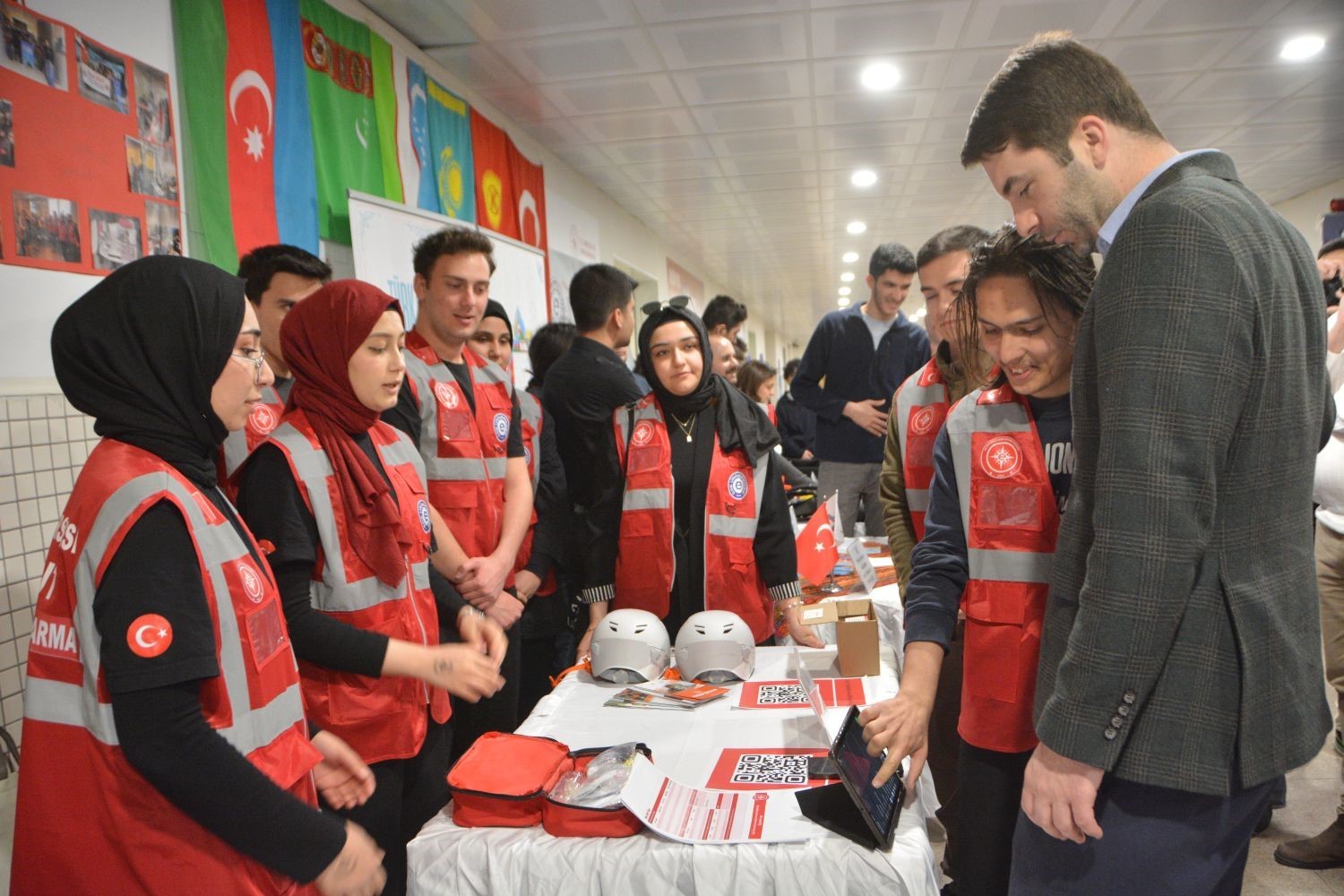 İzmir’de üniversite öğrencileri ’Kampüs İftarları’ programında buluştu
