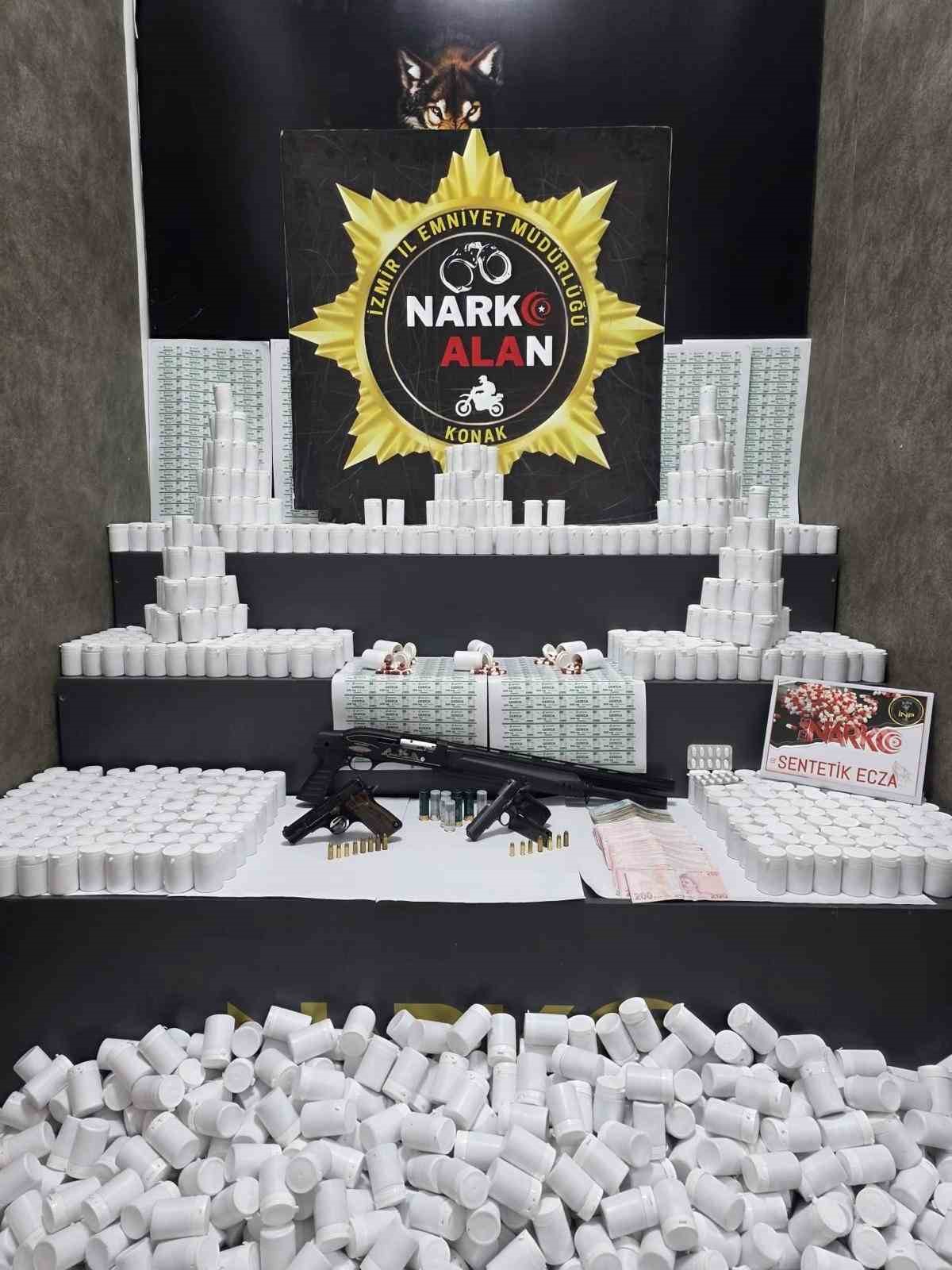 İzmir’de uyuşturucu operasyonu: 3 gözaltı
İzmir’de uyuşturucu operasyonu: 3 gözaltı