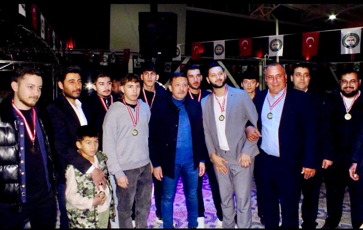 İzmir’de yaşayan Karamancalılar iftar sofrasında buluştu
