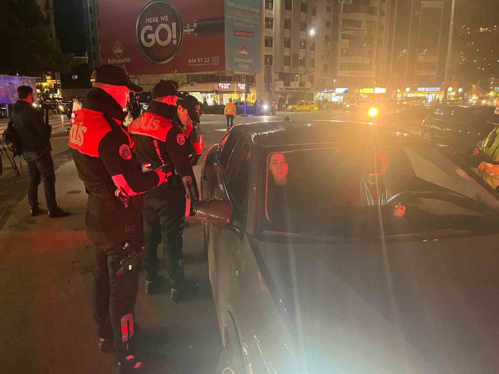 İzmir’de yeni yıl mesaisi: 13 bin personel sahada

