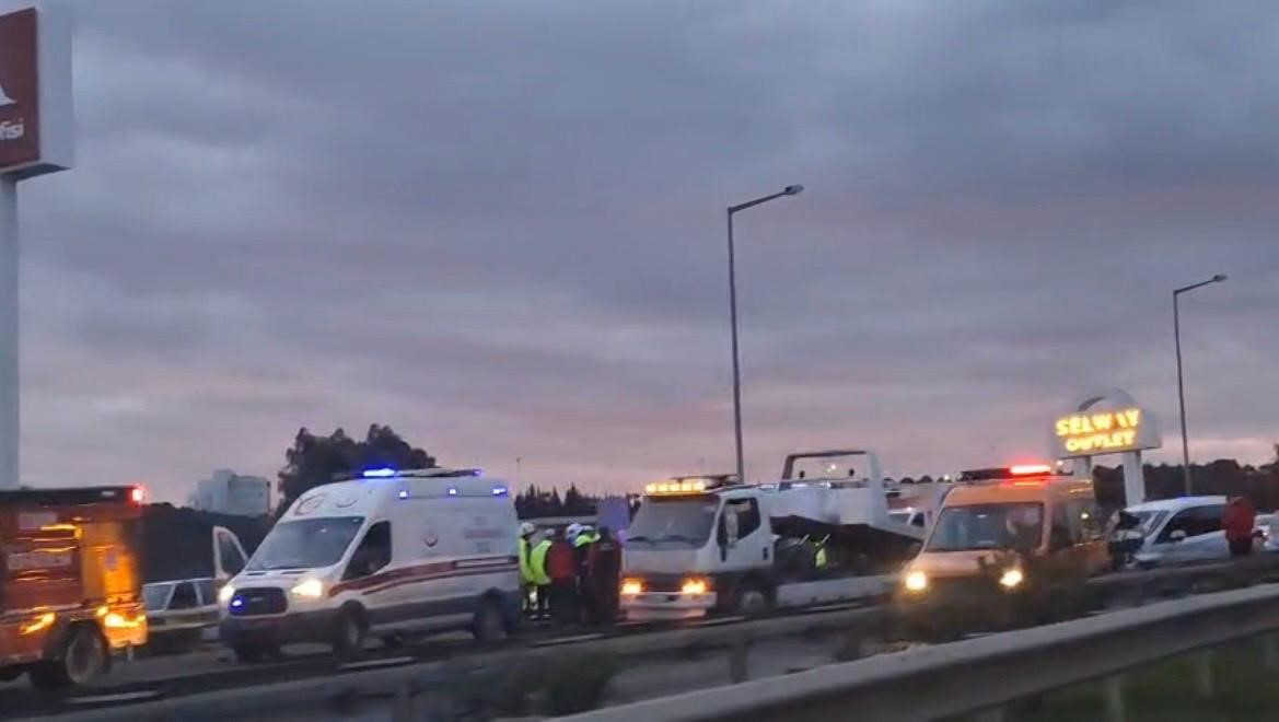 İzmir’de zincirleme trafik kazası: 7 yaralı
