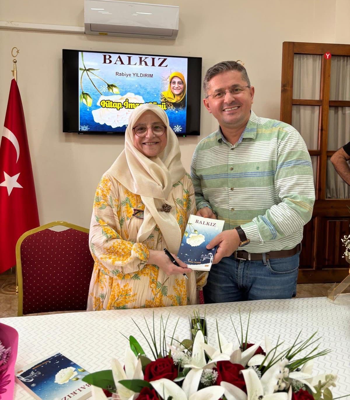 İzmir’deki feci kazada ağır yaralanan yazar yaşam mücadelesini kaybetti
İzmir’deki feci kazada ağır yaralanan yazar yaşam mücadelesini kaybetti