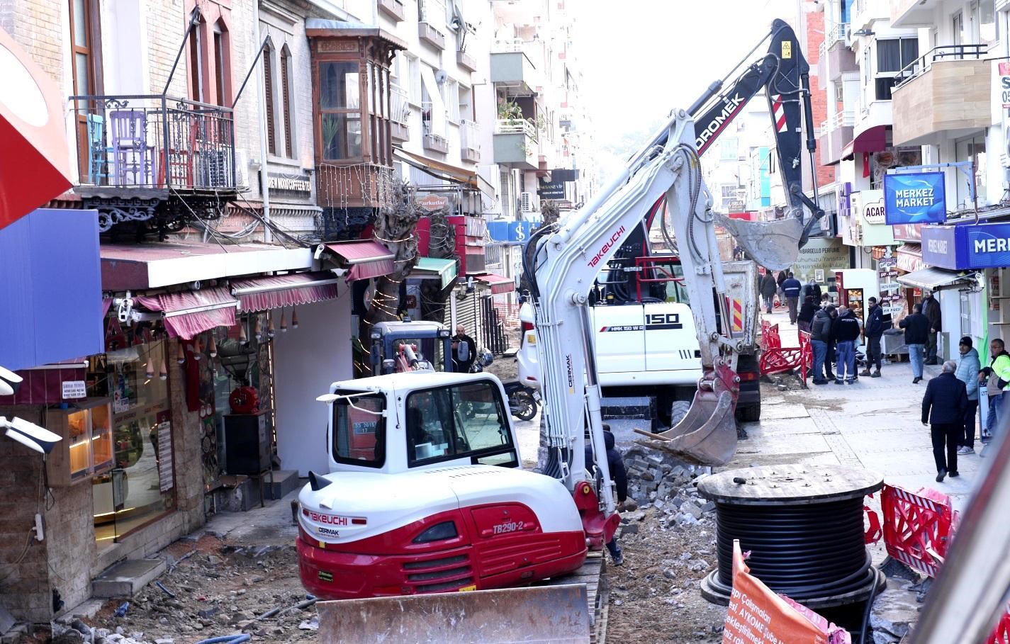 İzmir’e tarih damgalı sevgi yolu
