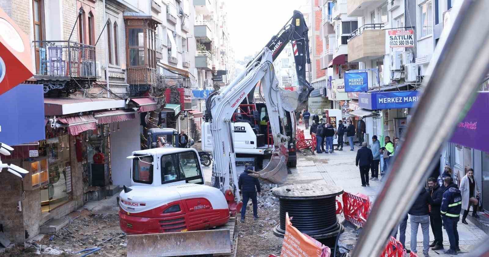 İzmir’e tarih damgalı sevgi yolu
