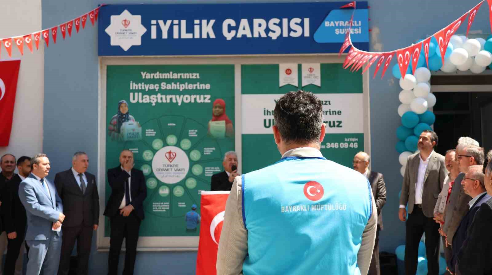İzmir’in ilk ’İyilik Çarşısı’ Bayraklı’da kapılarını açtı
