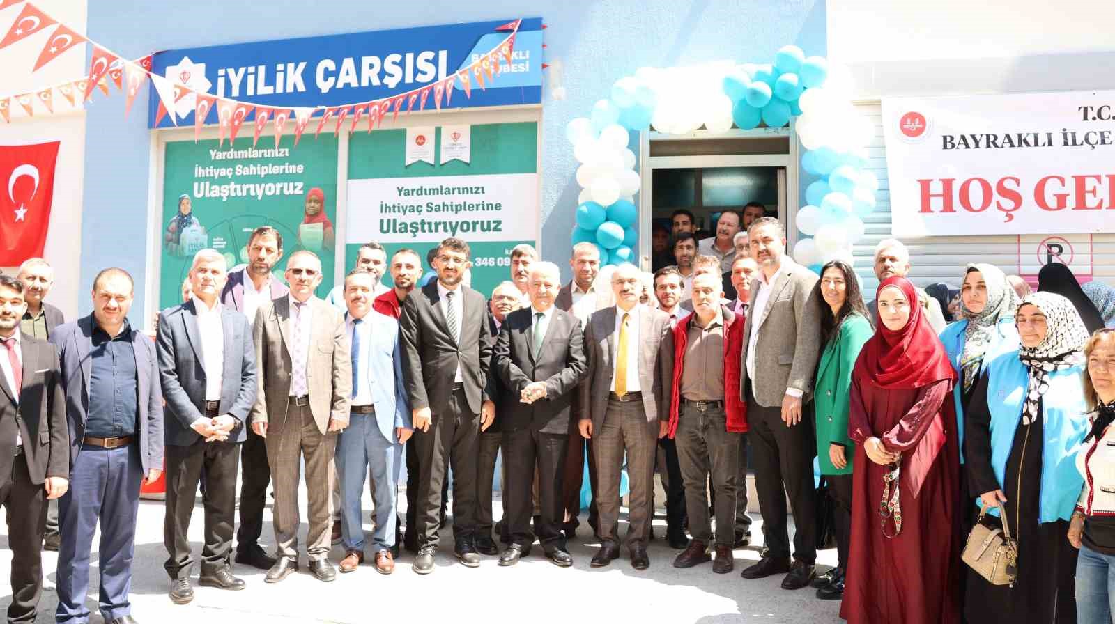 İzmir’in ilk ’İyilik Çarşısı’ Bayraklı’da kapılarını açtı
