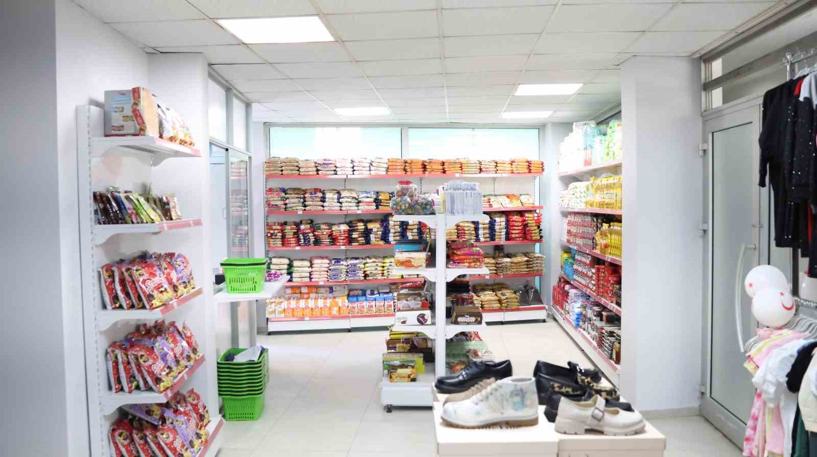 İzmir’in ilk ’İyilik Çarşısı’ Bayraklı’da kapılarını açtı
