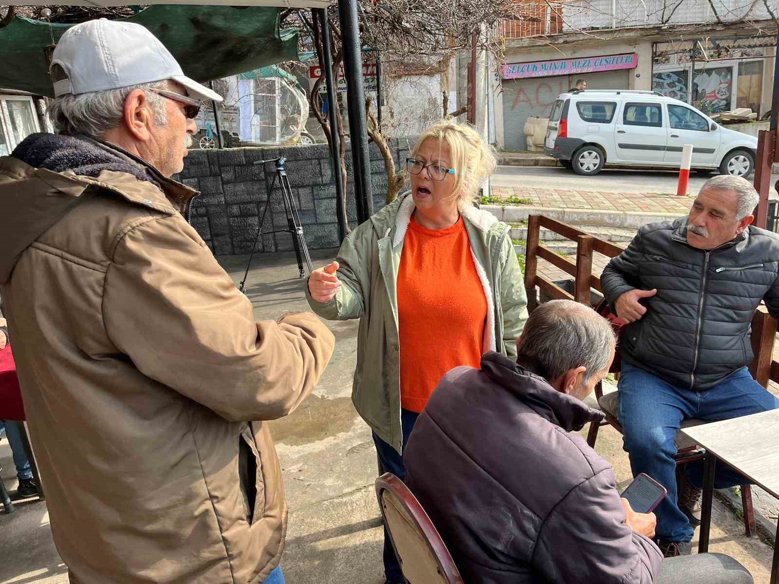 İzmir’in sıra dışı muhtarı: Babasının vasiyetini dinledi, köyün ’Tek Kraliçe’si oldu
