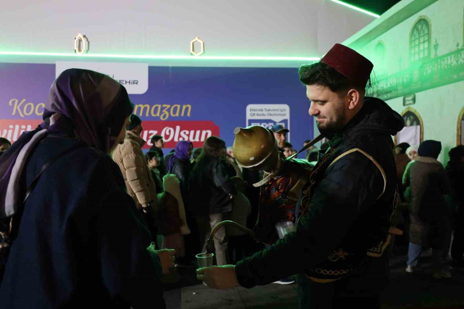 İzmit’in kalbi Ramazan Çadırı’nda atıyor
