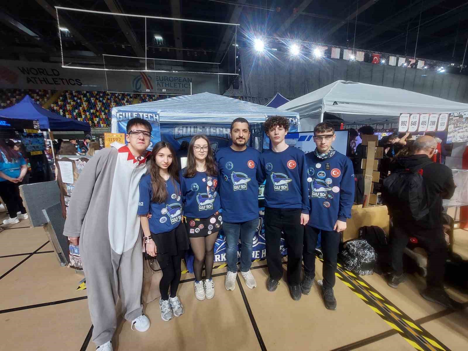 İzmitli robotik takımlar, Turknet’in teknoloji altyapısıyla FRC’de yarıştı
