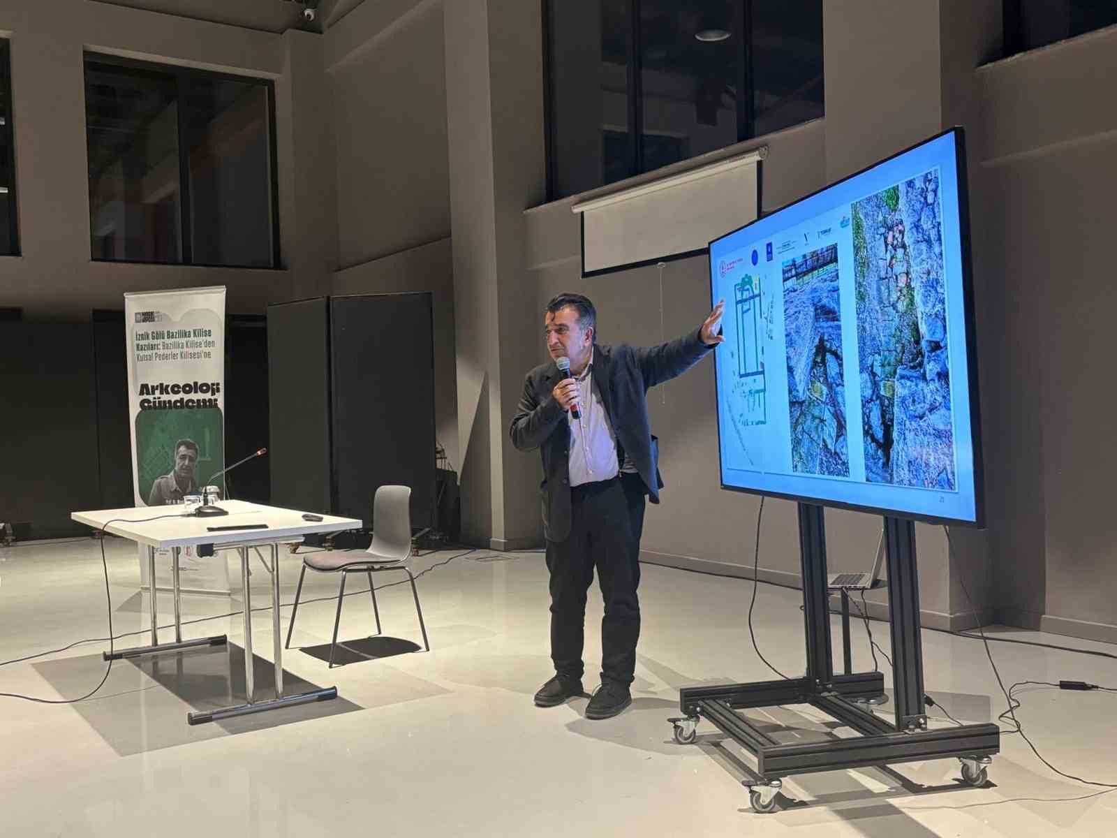 İznik Gölü’nün sular altındaki tarihi, Pancar Deposu’nda konuşuldu
