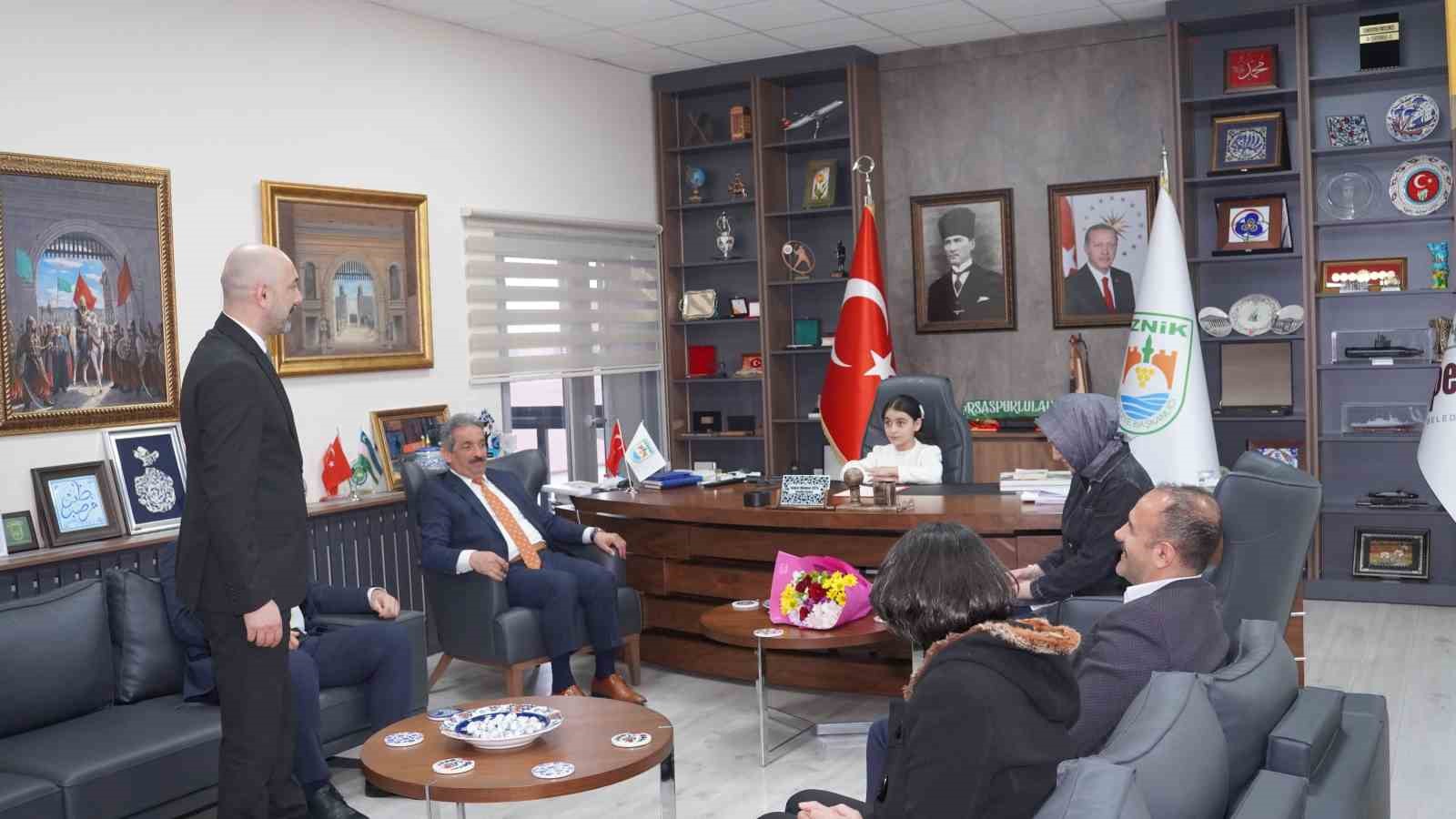 İznik’te 23 Nisan’ın başkanı Ada oldu
