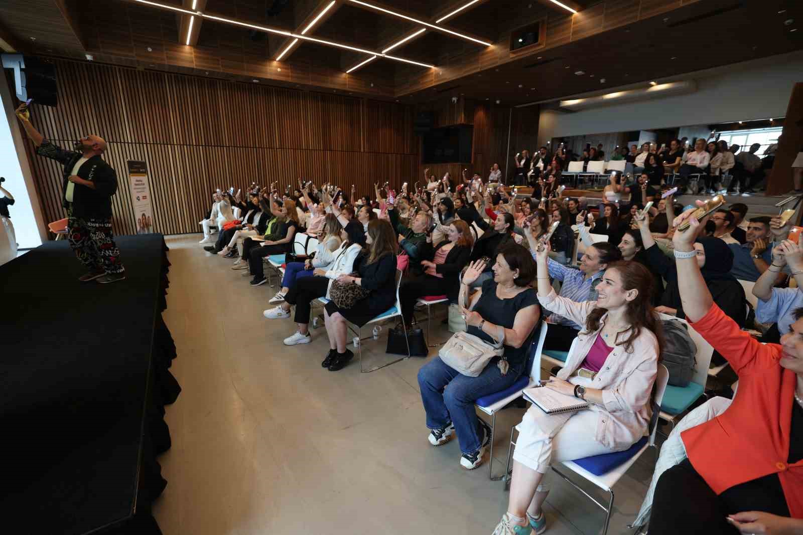 İzQ’dan rekor yılı: 2025’te 800 aktif üye, 16 bin 500 katılımcı
İzQ’dan rekor yılı: 2025’te 800 aktif üye, 16 bin 500 katılımcı