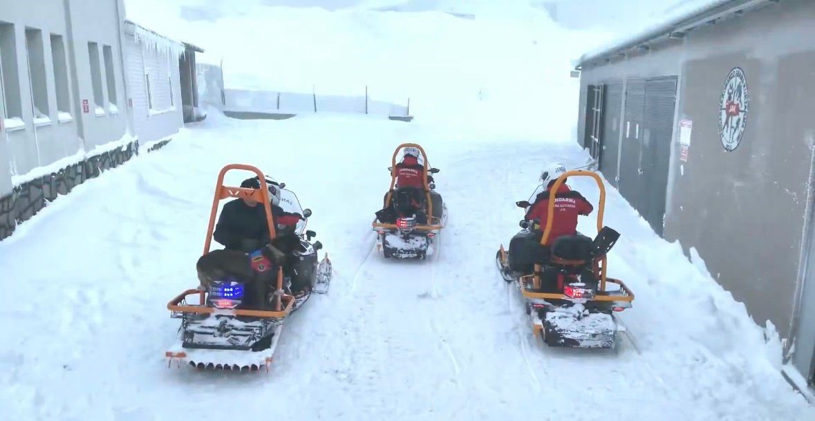 JAK timlerinden Kartalkaya’da zorlu tatbikat
