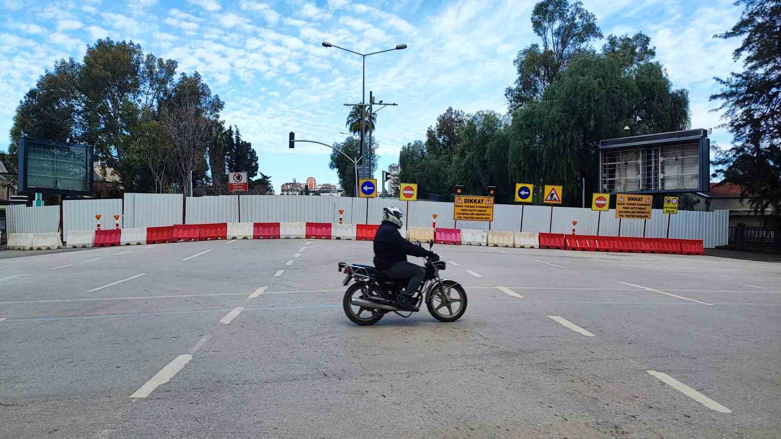 James Bond filminin bazı sahneleri çekilmişti: O köprüde yıkım başladı
