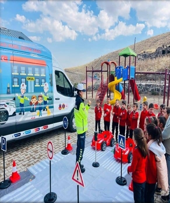 Jandarma 1 yılda 8 milyon 93 bin 942 şahsın kimlik sorgulamasını yaptı
