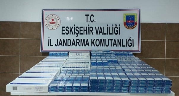 Jandarma 694 paket kaçak sigara ele geçirildi
