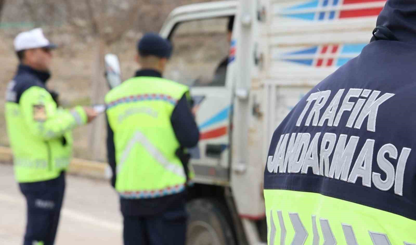 Jandarma bayram öncesi denetimlerini arttırdı
