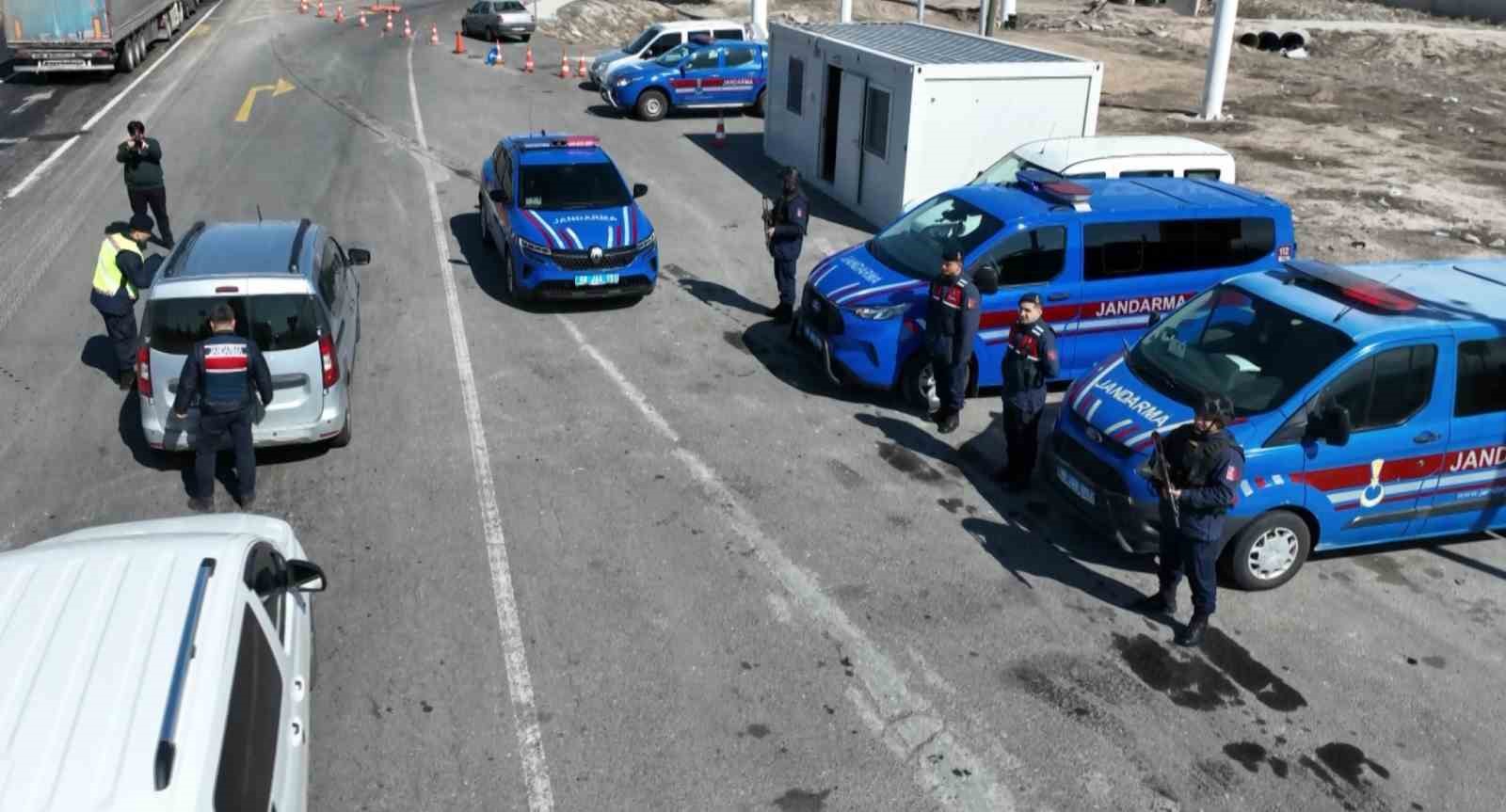 Jandarma bayram öncesi denetimlerini arttırdı
