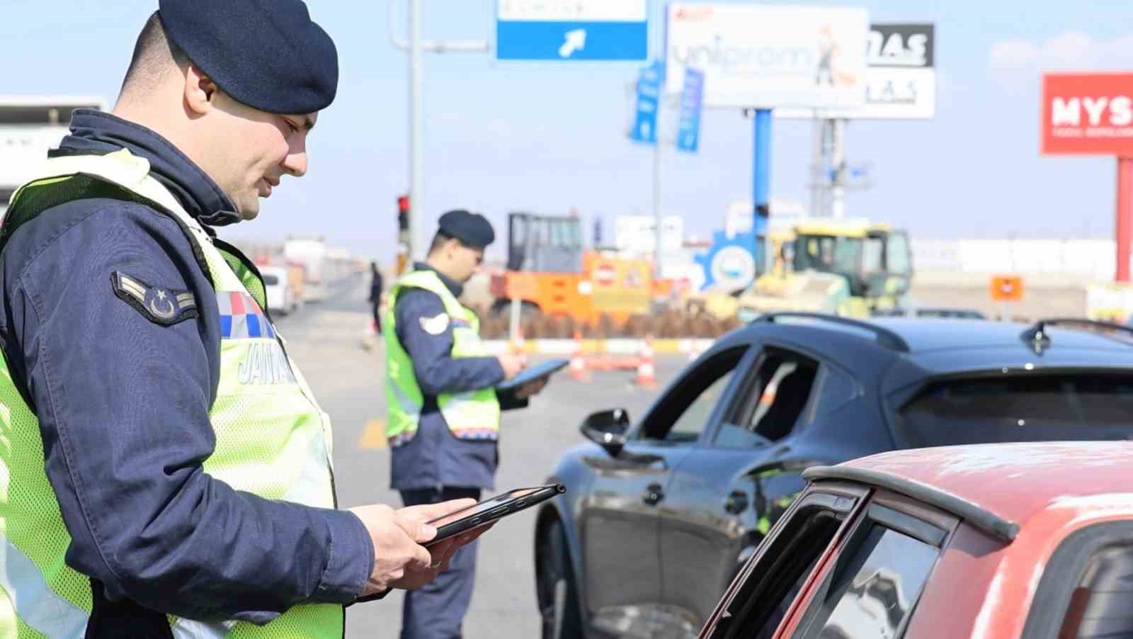 Jandarma bayram öncesi denetimlerini arttırdı
