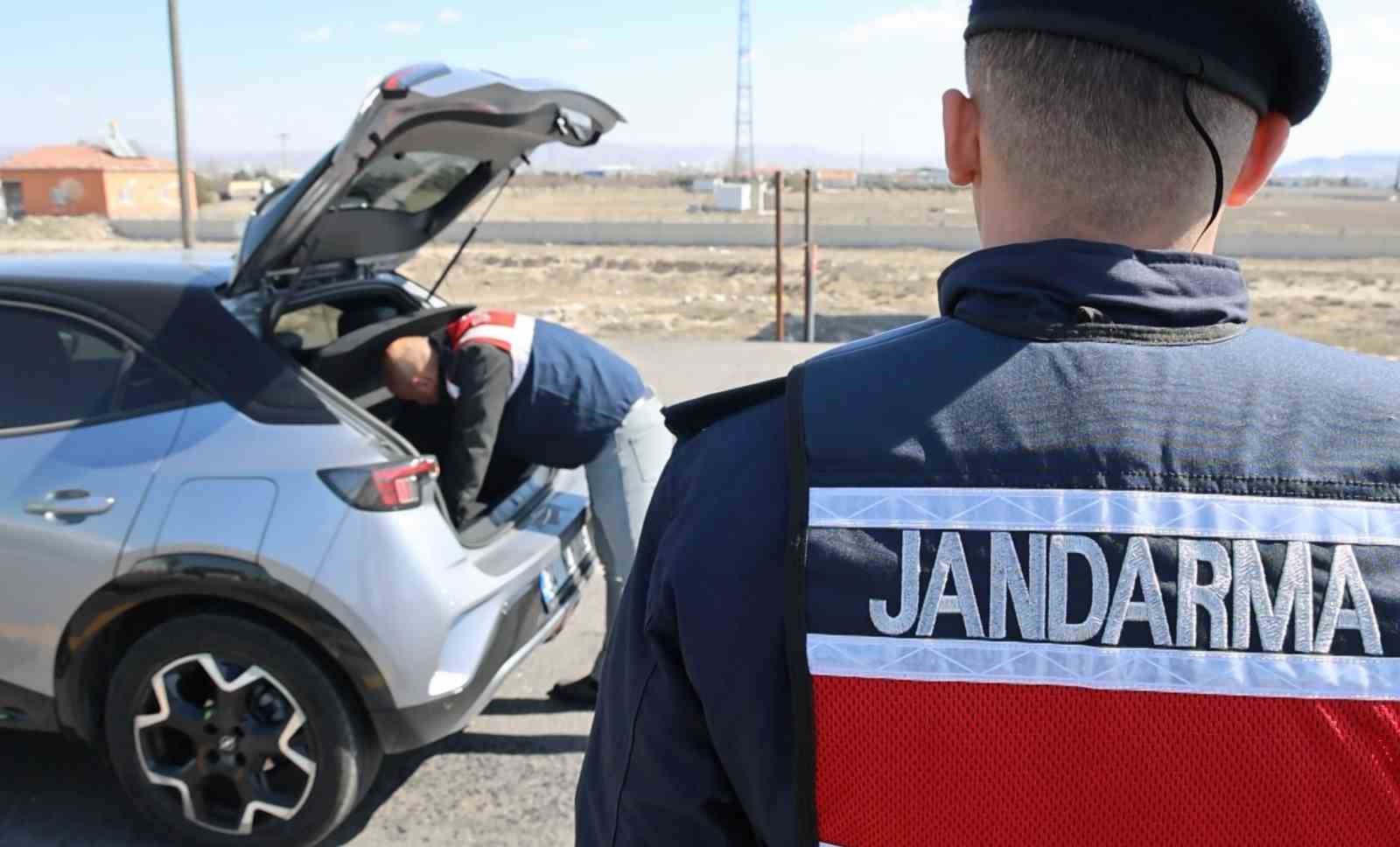 Jandarma bayram öncesi denetimlerini arttırdı
