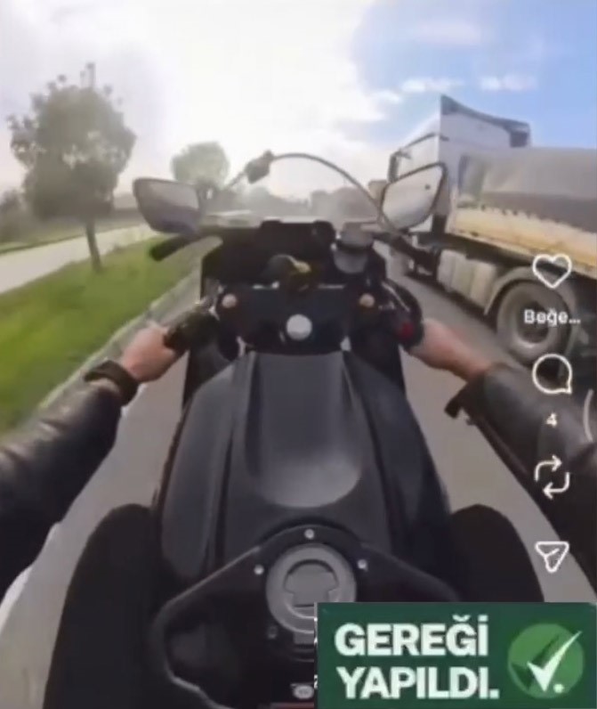 Jandarma çevirmesinden kaçtığı anları sosyal medyada paylaştı, kısa sürede yakalandı
