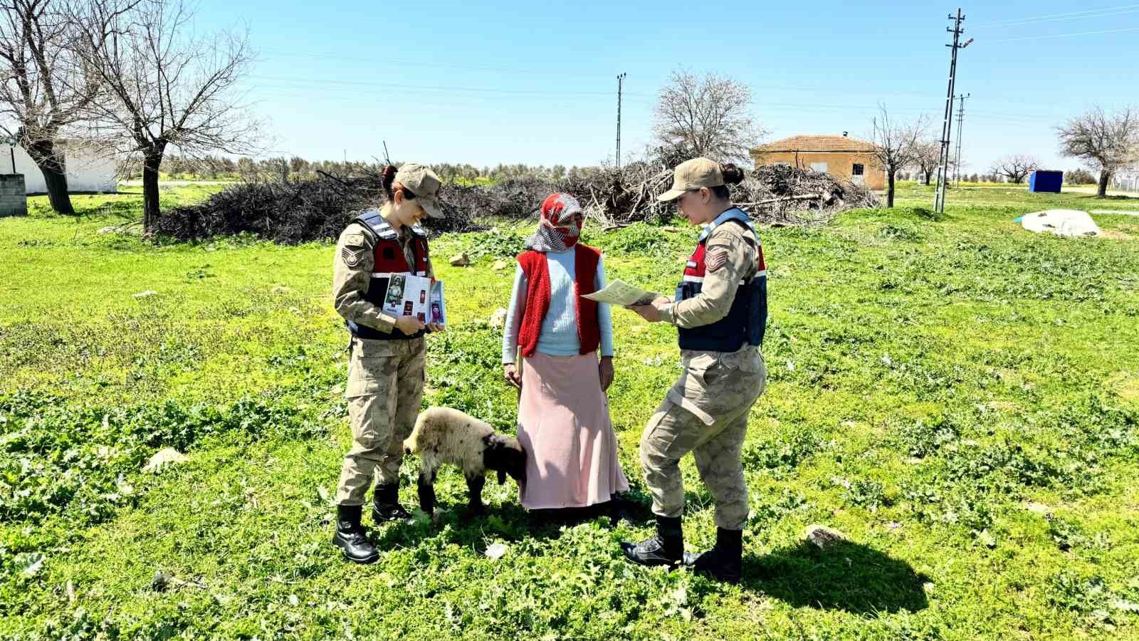 Jandarma ekipleri KADES uygulamasını tanıttı
