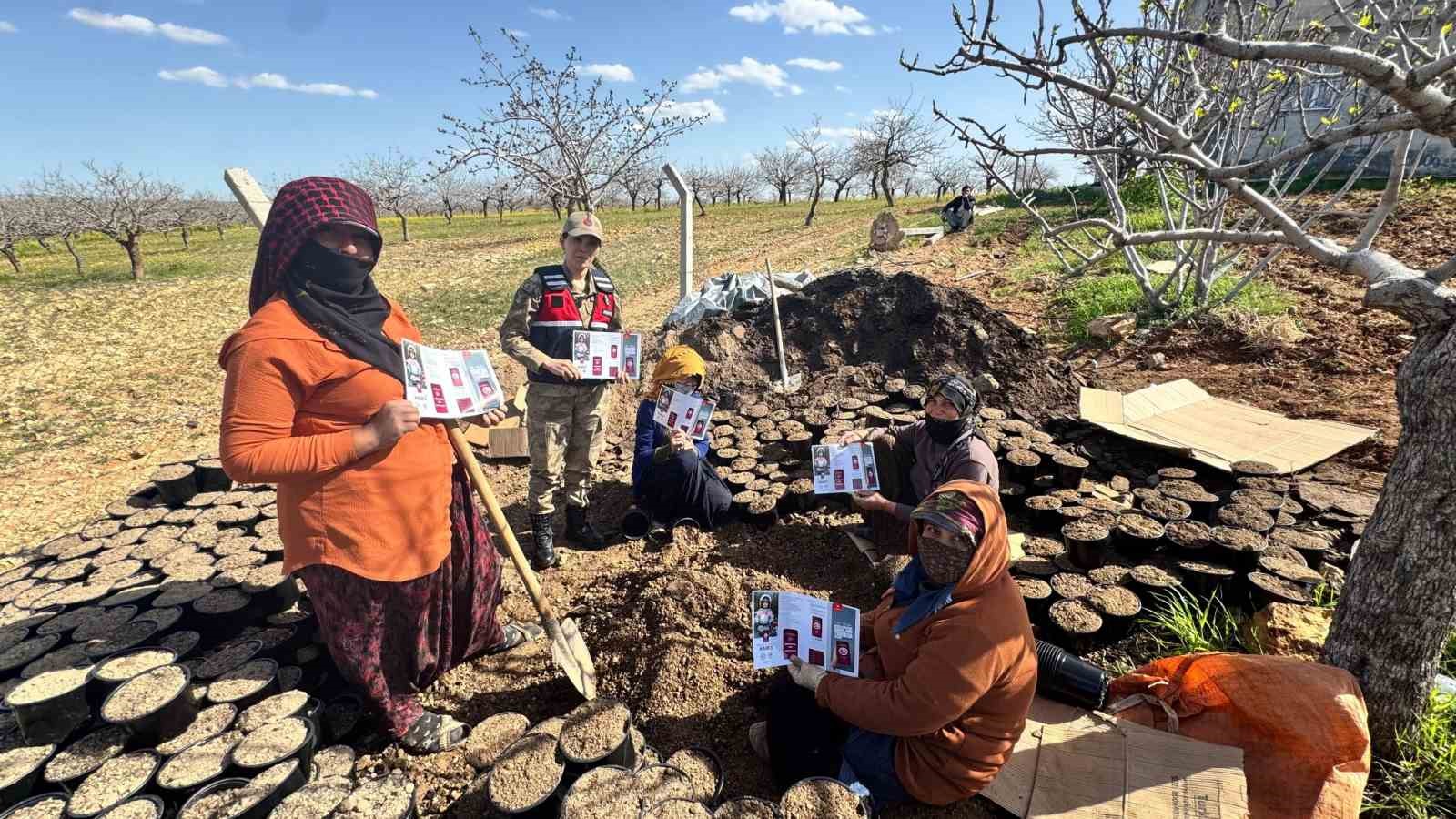 Jandarma ekipleri KADES uygulamasını tanıttı
