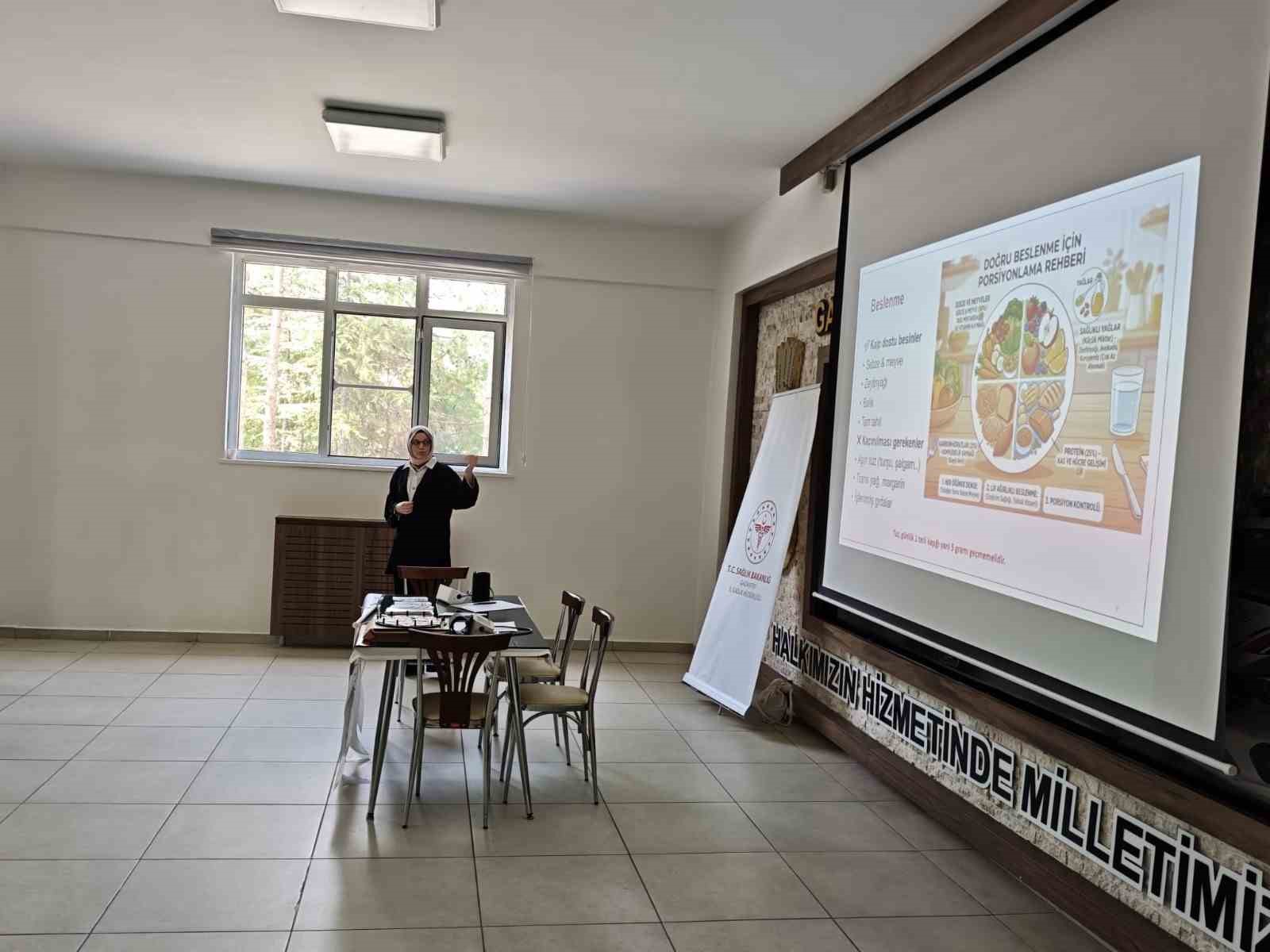 Jandarma ekiplerine sağlık eğitimi
